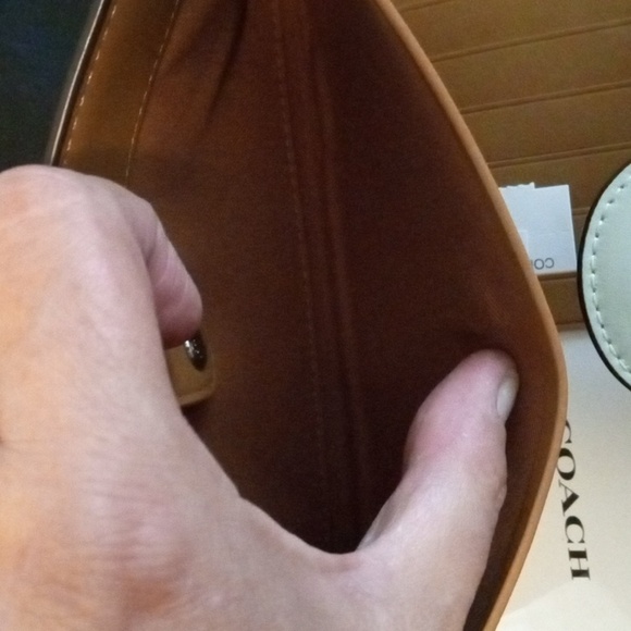 🔥NWT Coach Wallet - Picture 9 of 12